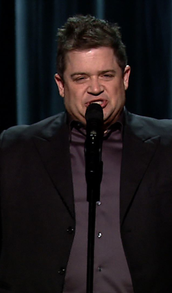 Известный актер Пэттон Освальт