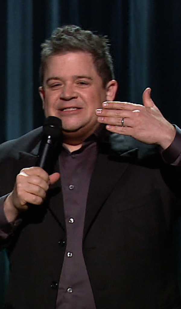 Популярный актер Пэттон Освальт