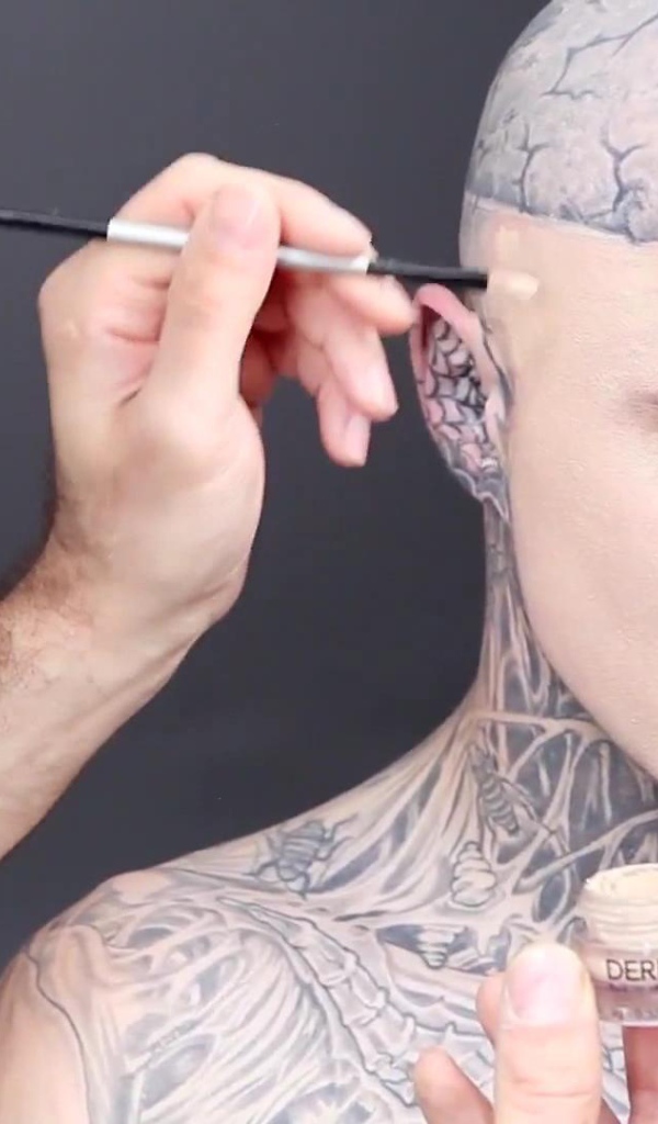 Популярный Рик Жене