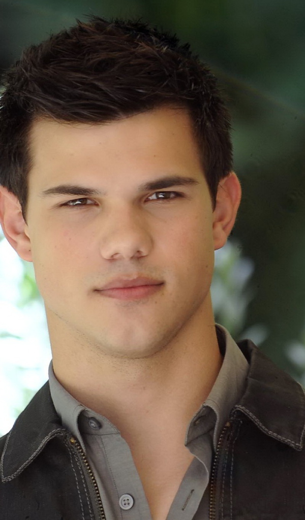 Возлюбленный Тэйлор Лотнер