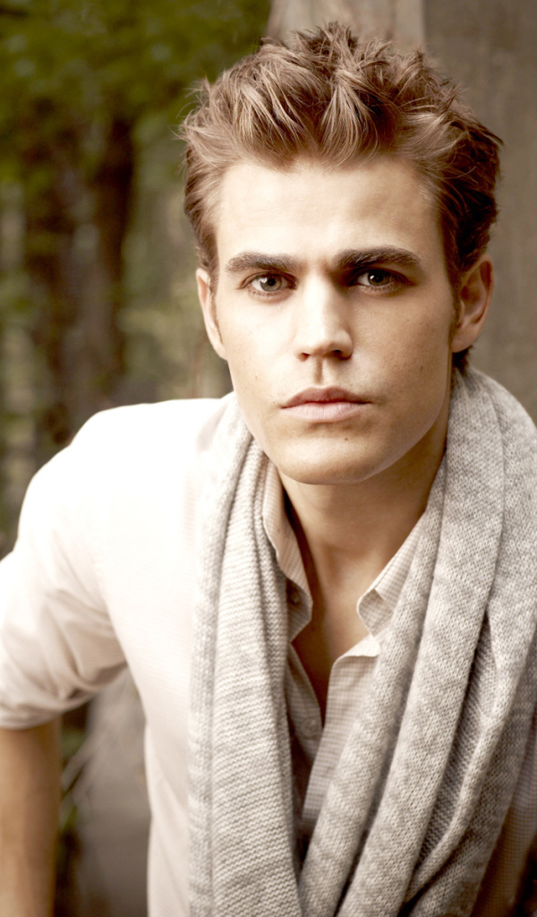 Возлюбленный актер Пол Уэсли