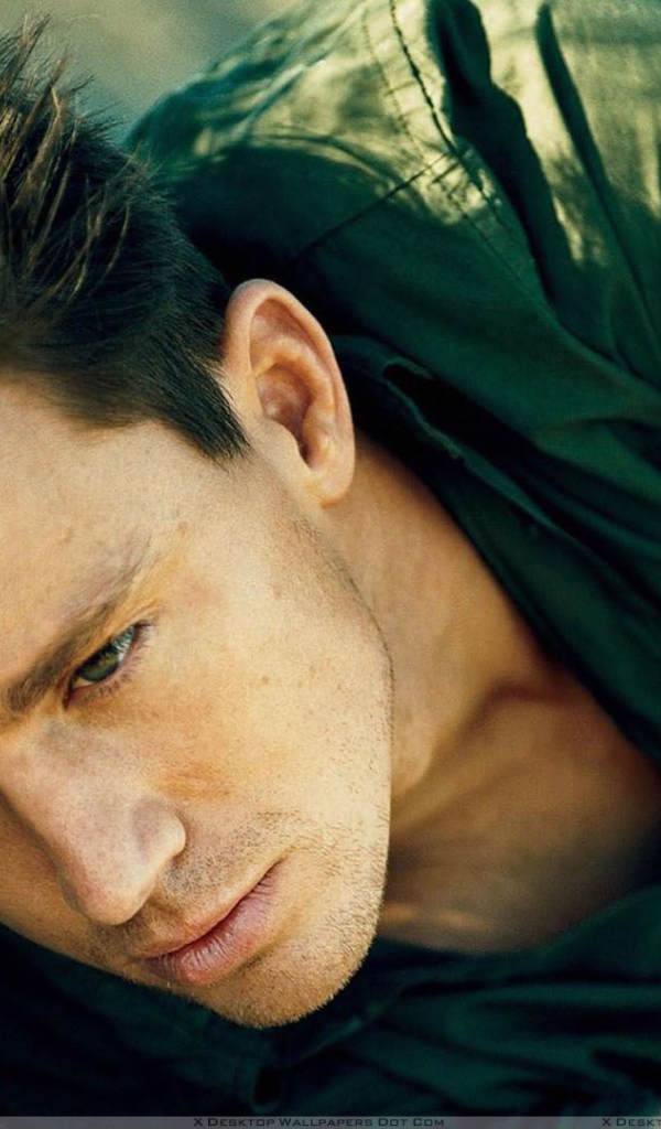 Ченнинг Татум в черной рубашке