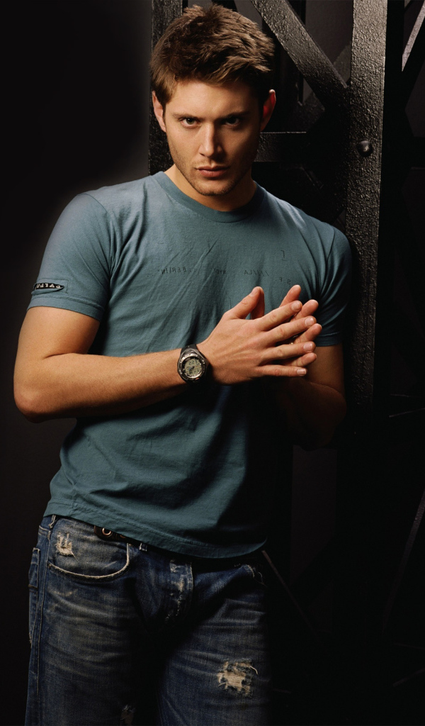 Известный актер Дженсен Эклс