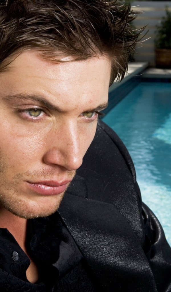 Известный Киноактер Дженсен Эклс