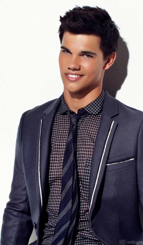 Известный Тейлор Лотнер