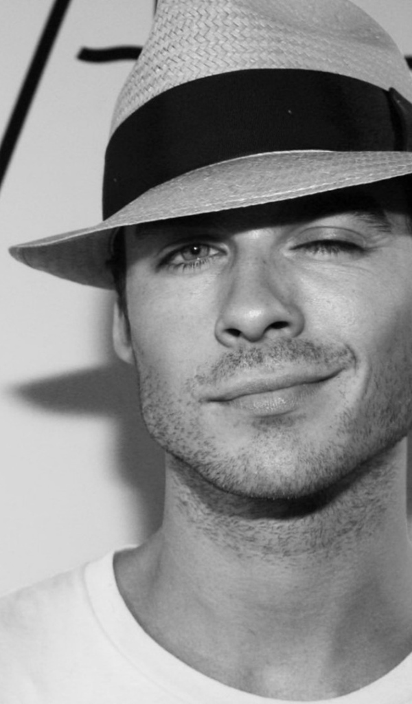 Йен Сомерхолдер в шляпе