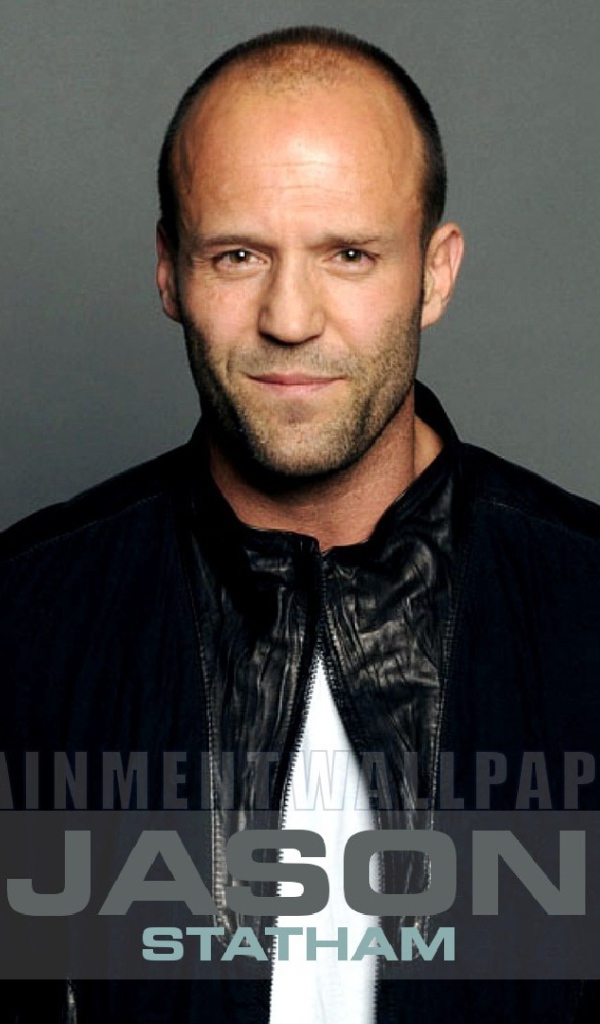 Джейсон Стэтхэм улыбается