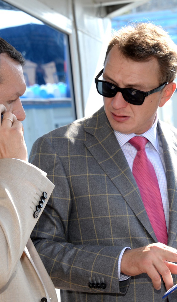 Марат Башаров читает сценарий