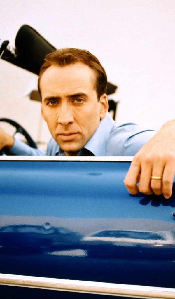 Николас Кейдж в автомобиле