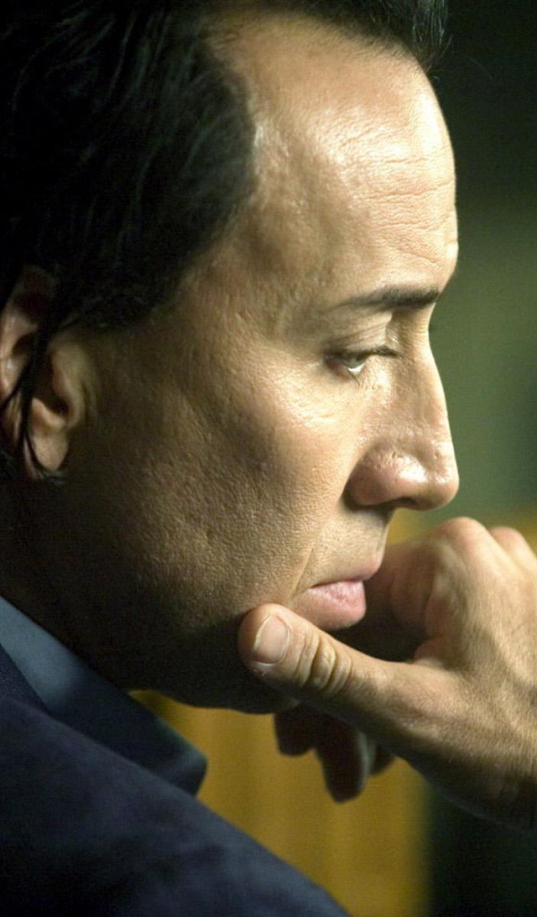 Николас Кейдж думает