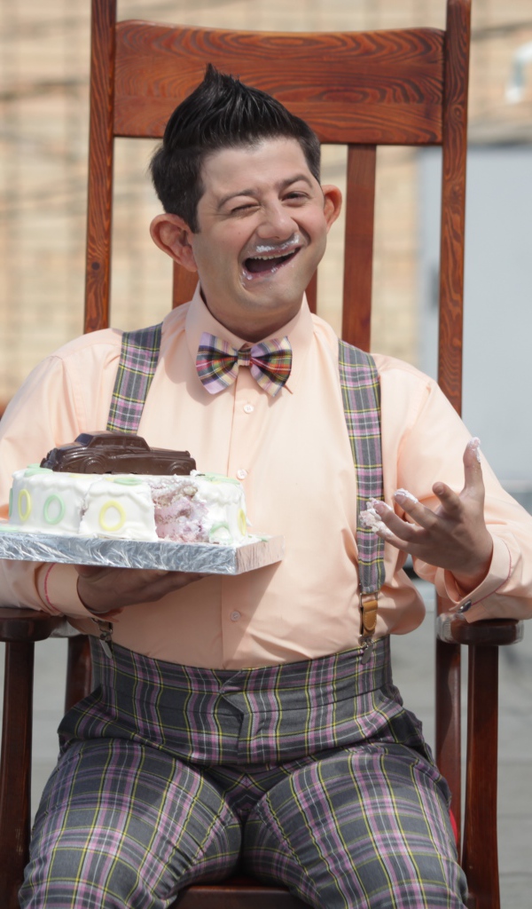 Популярный Михаил Галустян