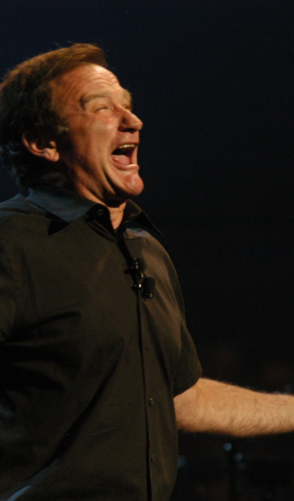 Робин Уильямс радуется