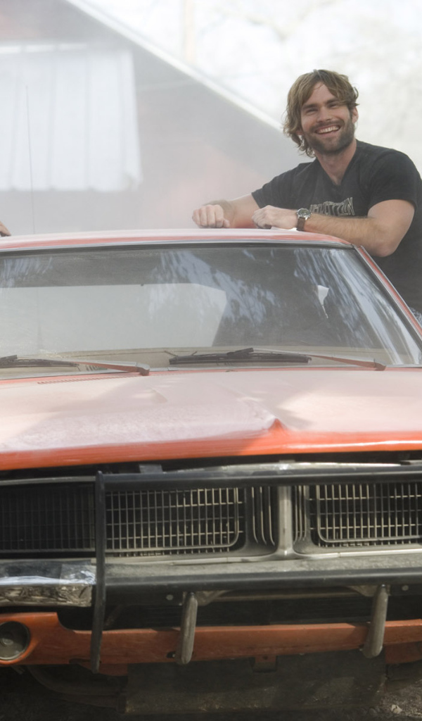 Шонн Уильям Скотт на автомобиле