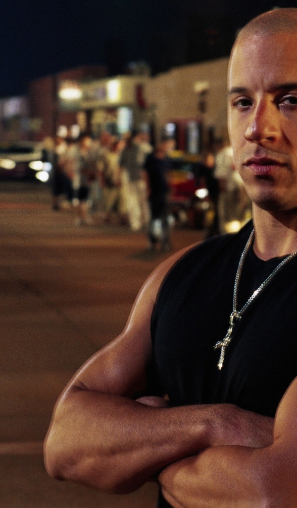 Вин Дизель на улице