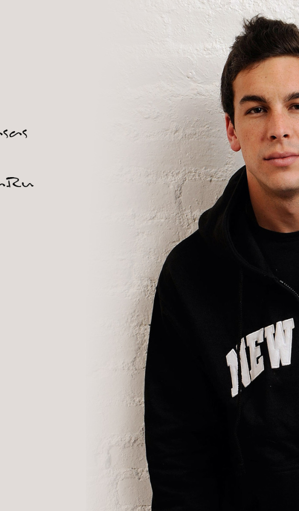 Знаменитый киноактер Марио Касас