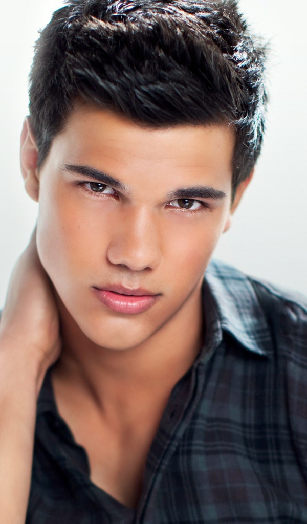  Тэйлор Лотнер