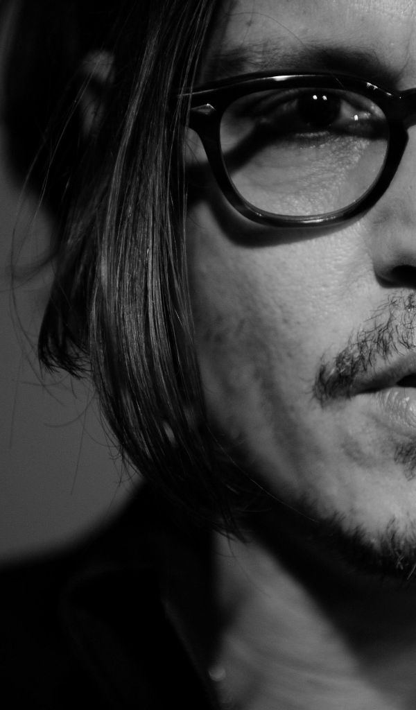 Джони Депп в очках