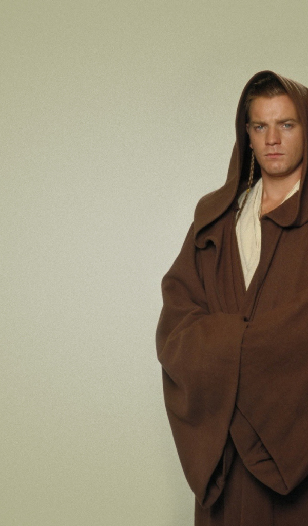 Лиам Нисон в плаще