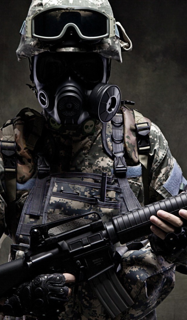 Солдат в полной экипировке