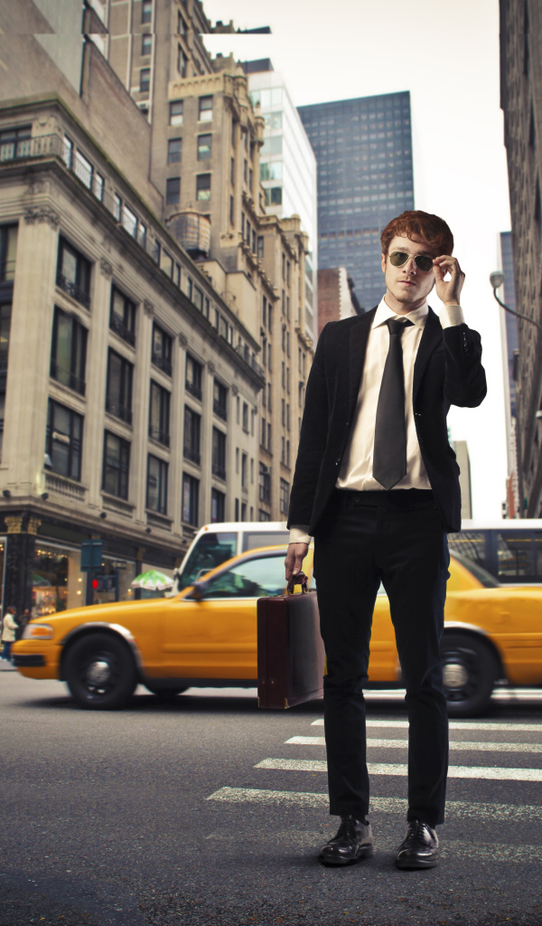 Парень с портфелем