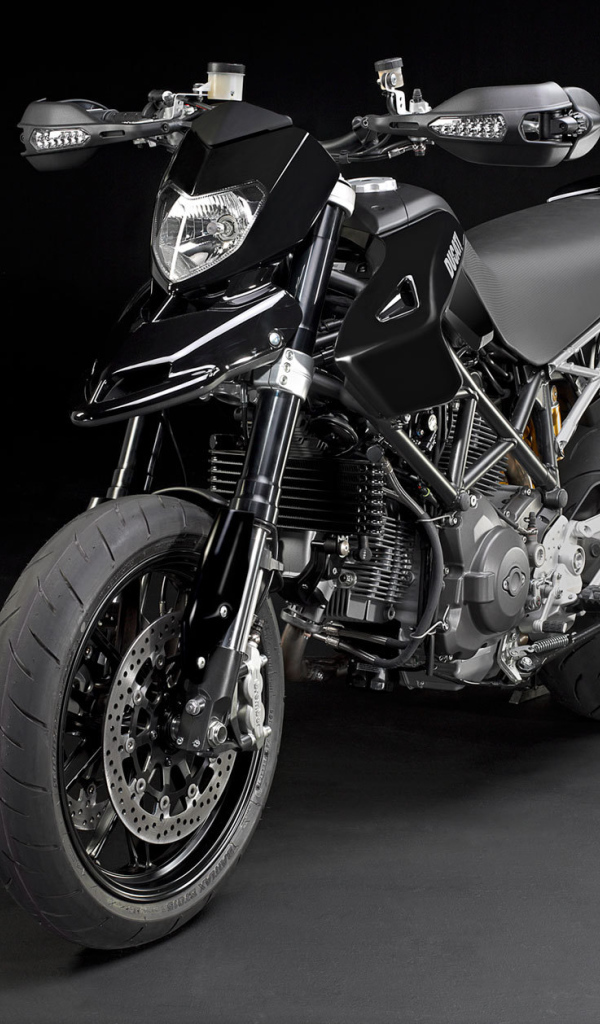 Красивый мотоцикл Ducati Hypermotard SP