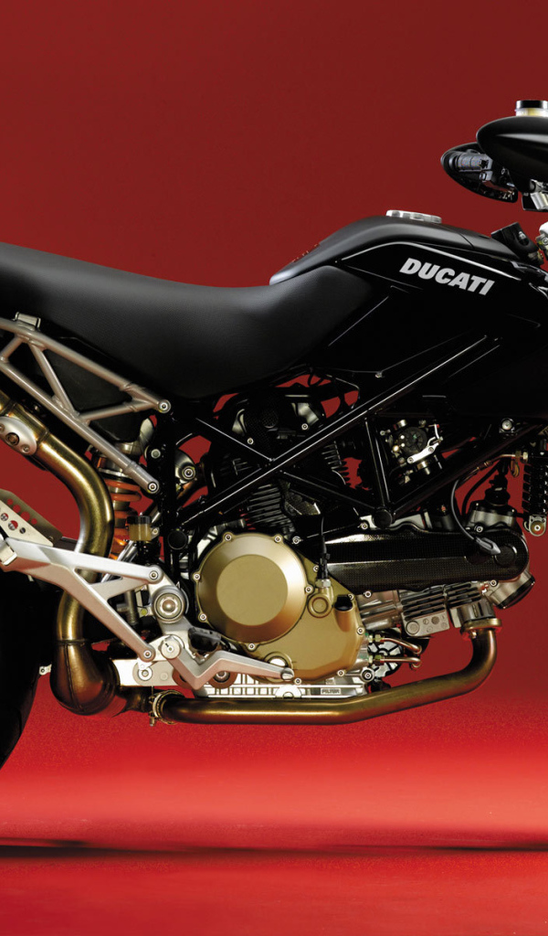 Красивый мотоцикл Ducati Hypermotard
