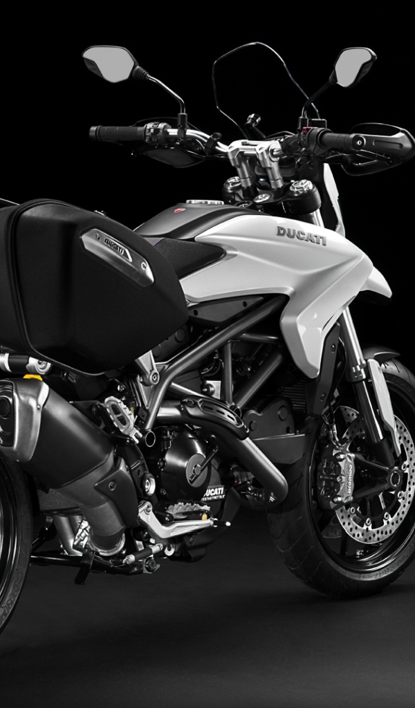 Красивый мотоцикл Ducati Hyperstrada