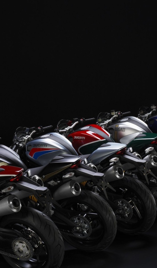 Красивый мотоцикл Ducati Monster Diesel