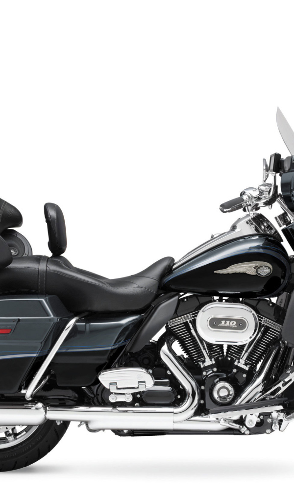 Красивый мотоцикл Harley-Davidson CVO Electra Glide Ultra Classic