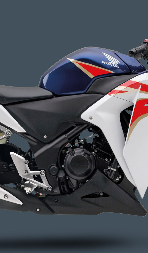 Красивый мотоцикл Honda CBR 250 R