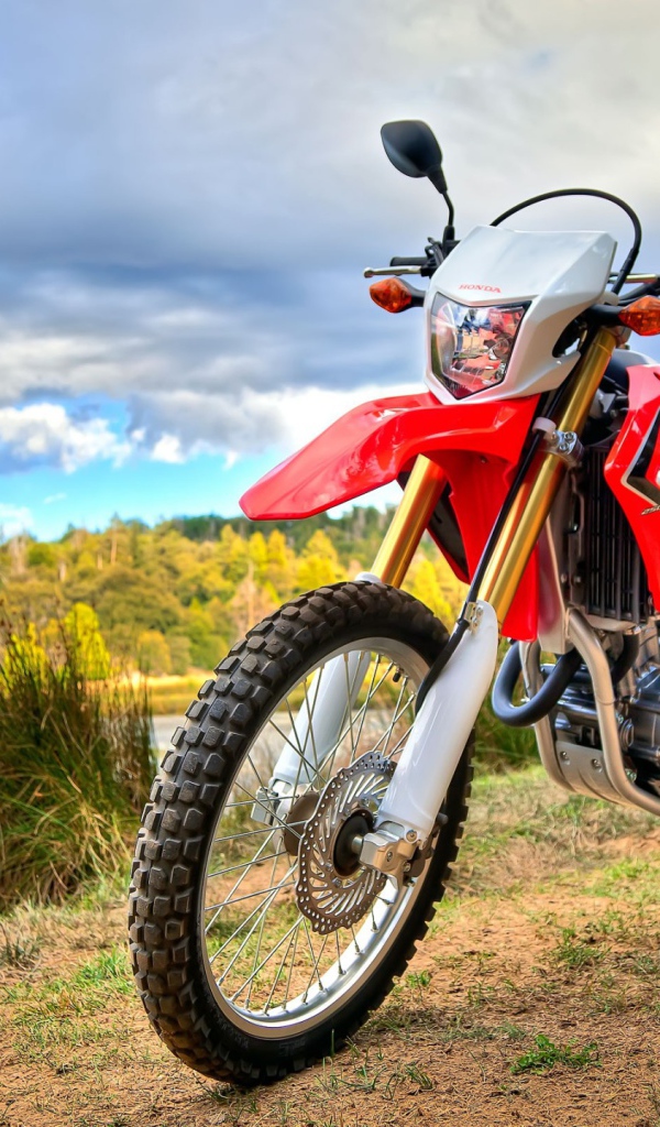 Красивый мотоцикл Honda CRF 250 L