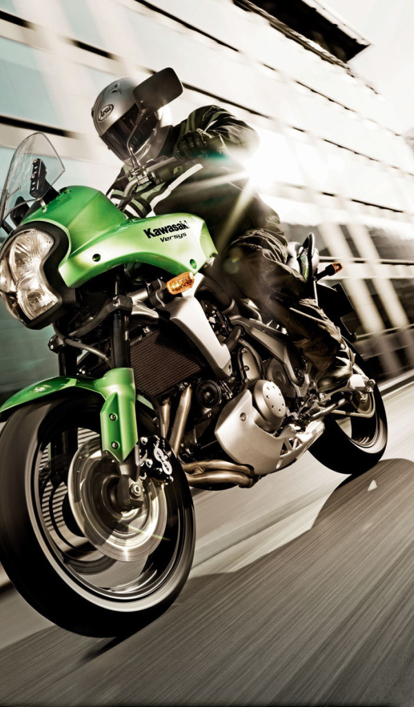 Красивый мотоцикл Kawasaki Versys