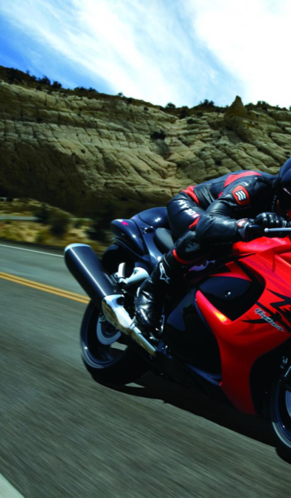 Красивый мотоцикл Suzuki  GSX 1300 R