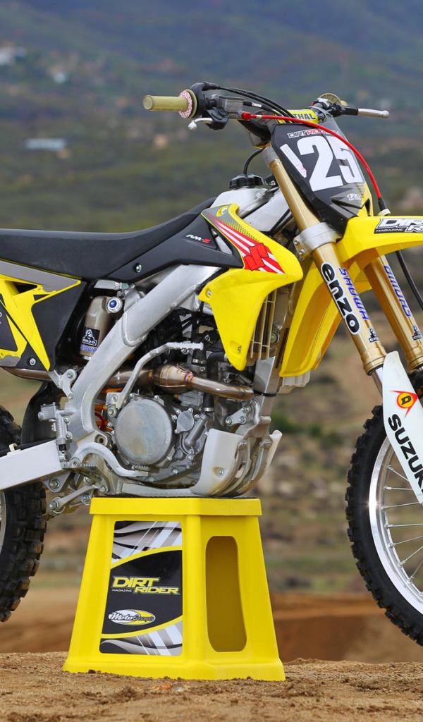 Красивый мотоцикл Suzuki RM-Z 250