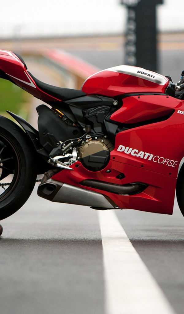 Красивый мотоцикл в москве Ducati Superbike 1199 Panigale