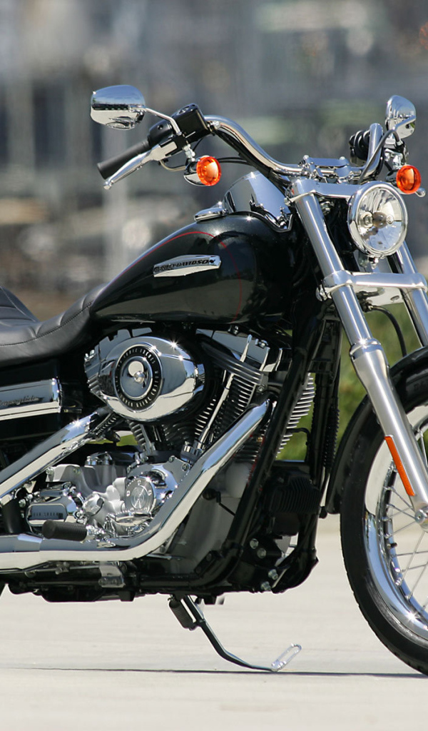 Красивый мотоцикл в москве Harley-Davidson Dyna Super Glide Custom