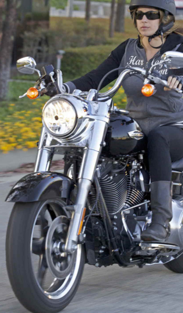 Красивый мотоцикл в москве Harley-Davidson Dyna Switchback