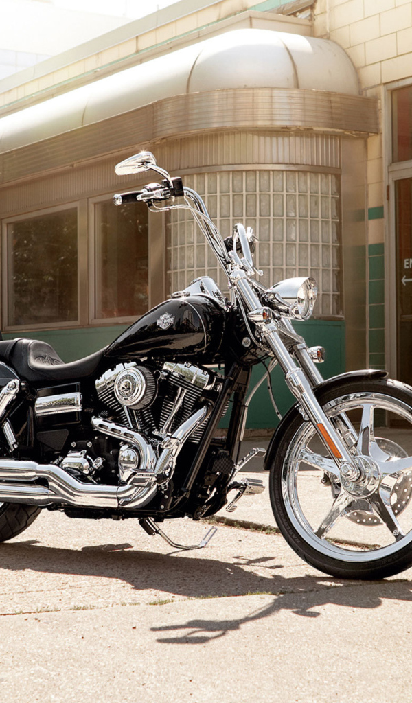 Красивый мотоцикл в москве Harley-Davidson Dyna Switchback