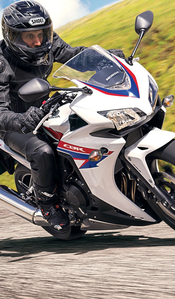 Красивый мотоцикл в москве Honda CBR 500 R