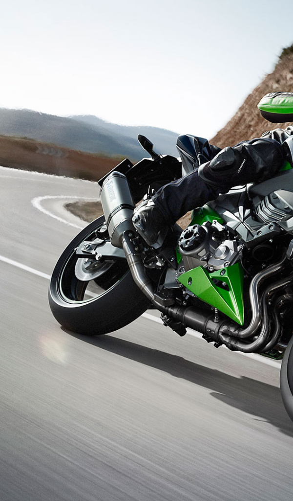 Красивый мотоцикл в москве Kawasaki Z 800