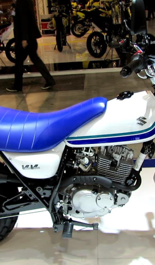 Красивый мотоцикл в москве Suzuki RV 125