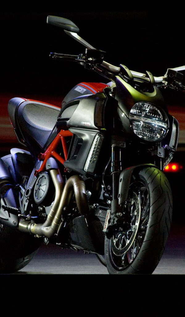 Мотоцикл модели Ducati Diavel