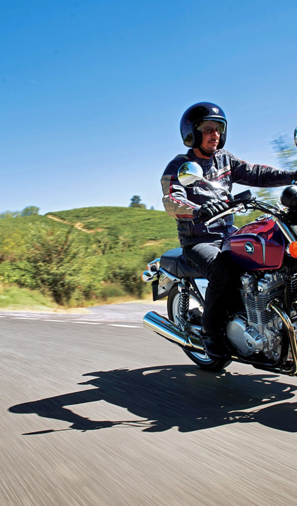 Мотоцикл модели Honda CB 1100