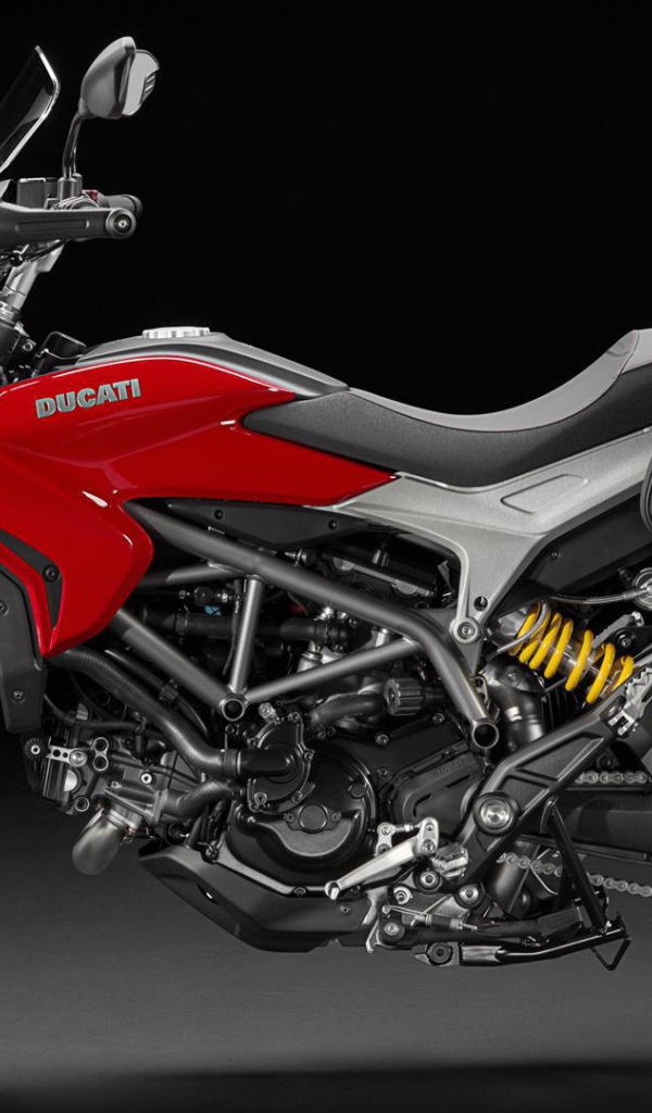 Быстрый мотоцикл Ducati Hyperstrada