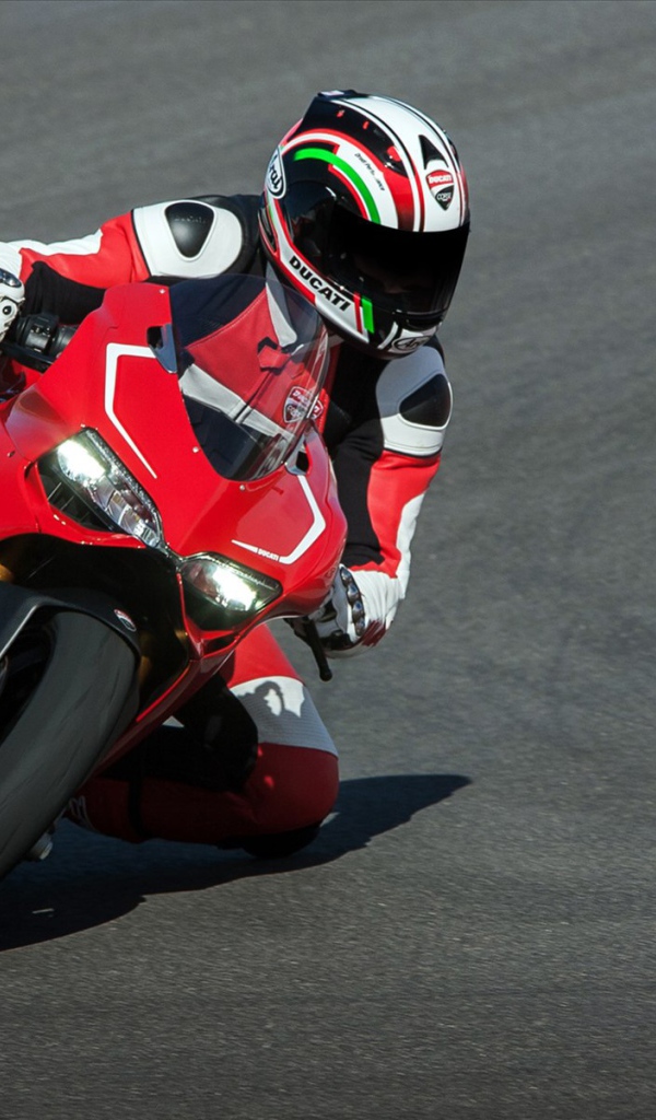 Быстрый мотоцикл Ducati Superbike 1199 Panigale