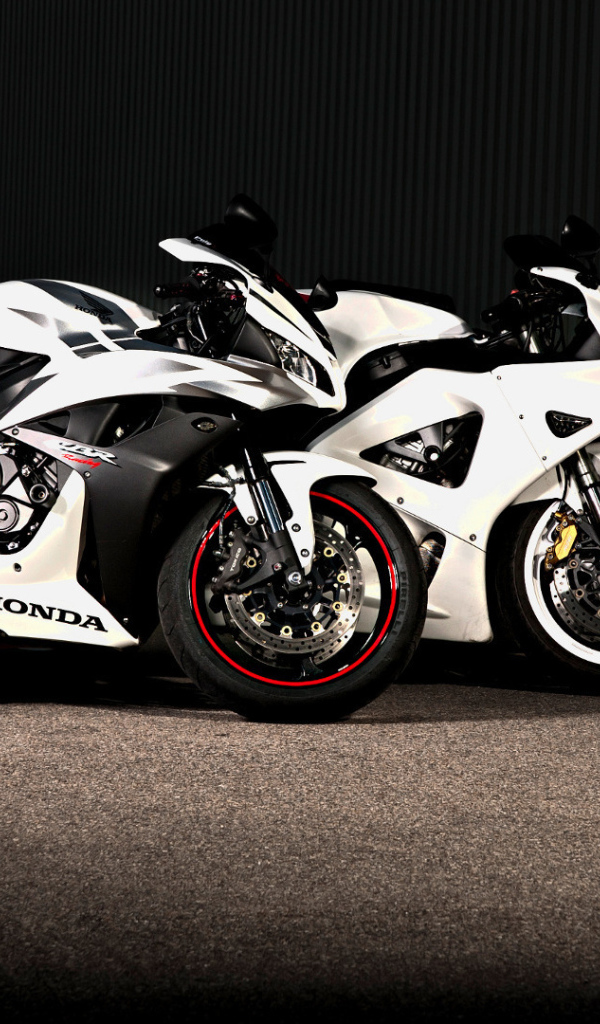 Быстрый мотоцикл Honda CBR 600 RR