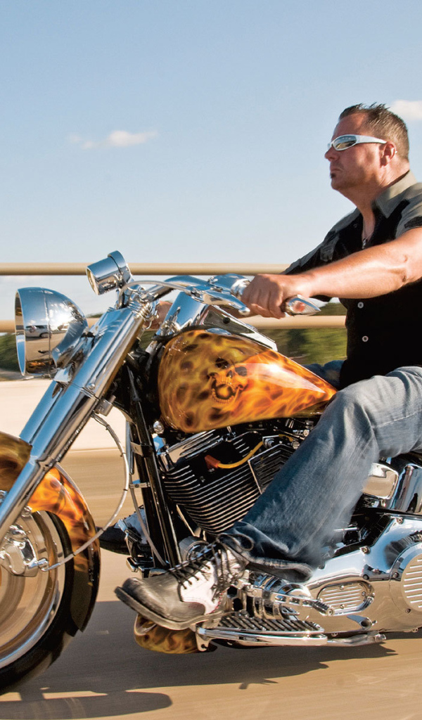 Быстрый мотоцикл Harley-Davidson Fat Boy