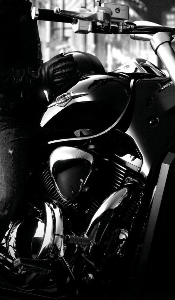 Быстрый мотоцикл Suzuki Intruder M1500