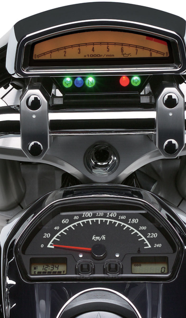 Быстрый мотоцикл Suzuki Intruder M1800 R