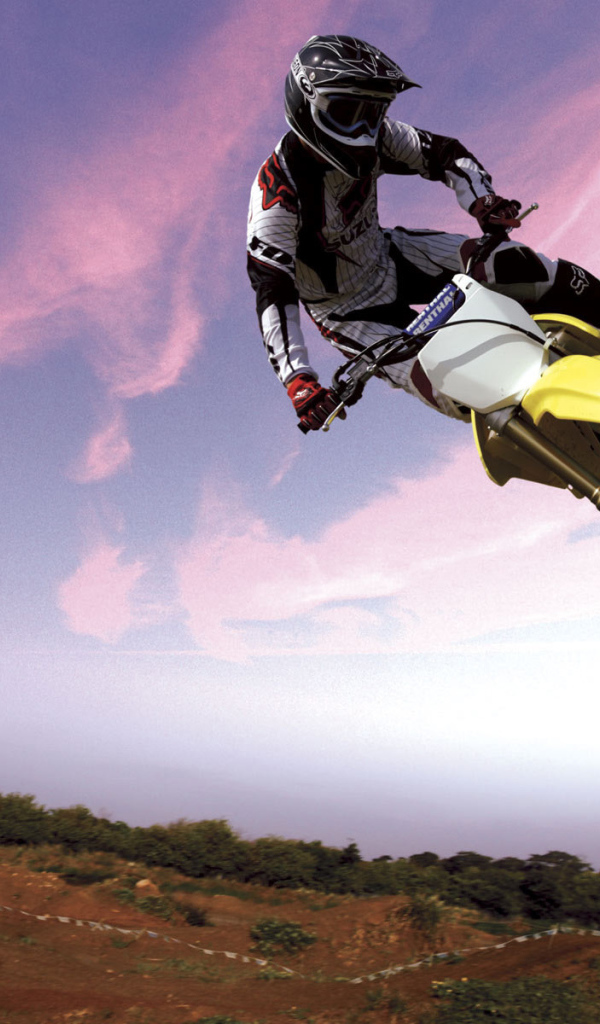 Быстрый мотоцикл Suzuki RM-Z 250